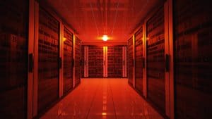 真夜中に大規模停電…そのような状況下でIT管理者の助けになった頼れるクラウドサービスとは？