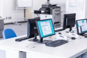 パソコンの買い替え時期や、やるべきことは？効率的な運用に役立つ「PC-LCM」の紹介